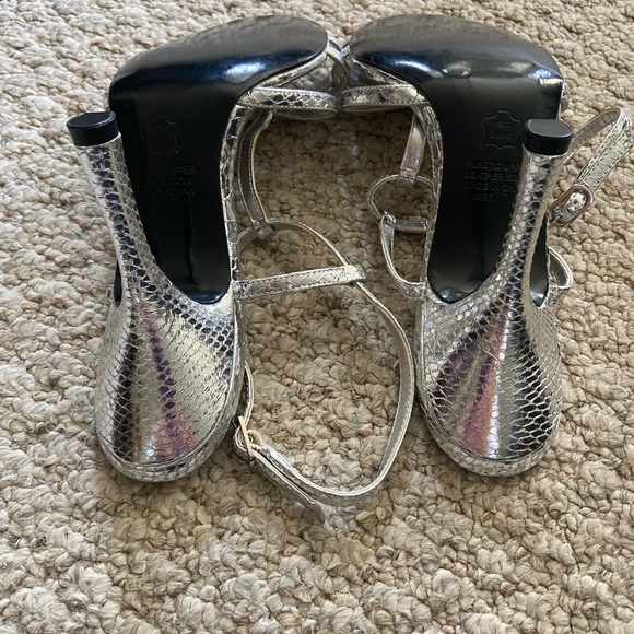 Platinum BP silver heels - never worn - Picture 3 of 6